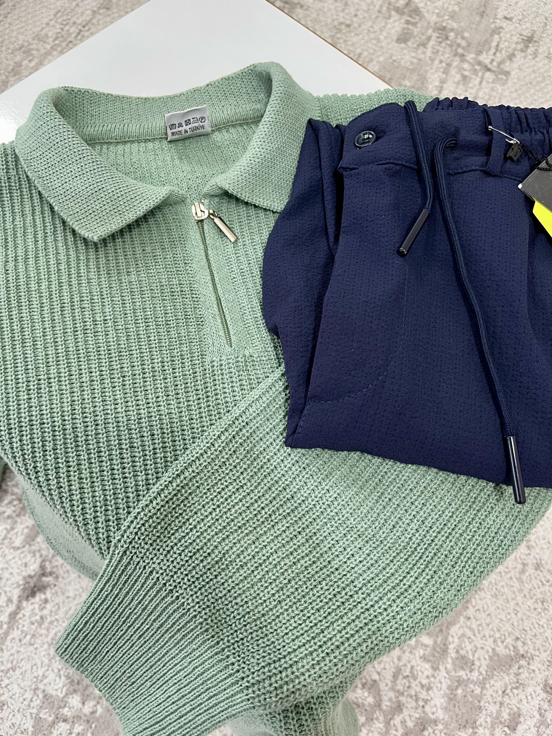 IMG_0060 ÇAĞLA KAZAK + LACİVERT LİKRALI PANTOLON KOMBİN4 - Görsel 1